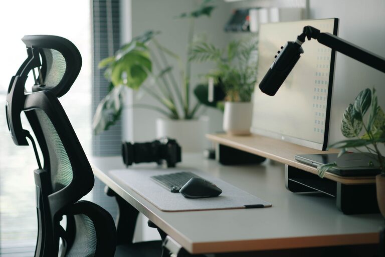 Desk Setup Tips for Enhanced Focus and Comfort